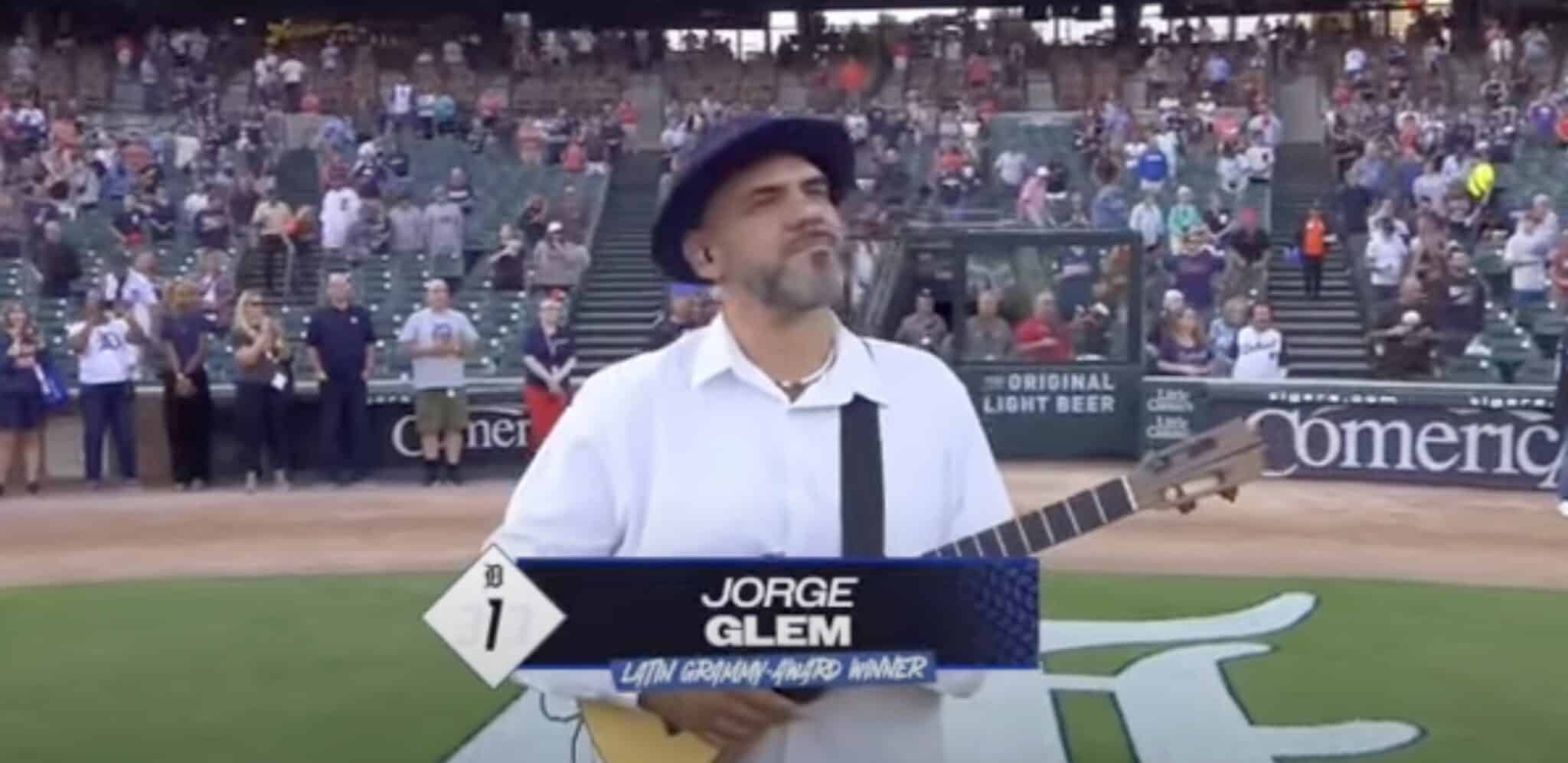 Jorge Glem Interpreta el Himno Nacional de EE.UU.