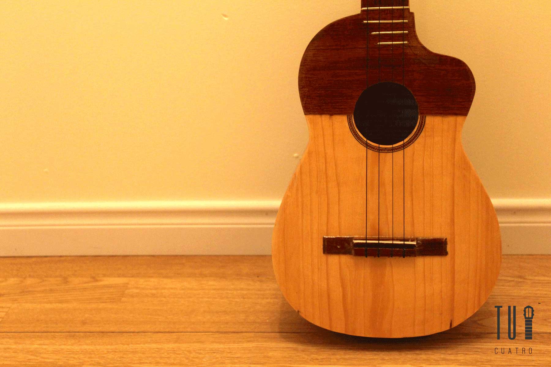 lecciones-gratuitas-de-cuatro-tucuatro-el-cuatro-venezolano